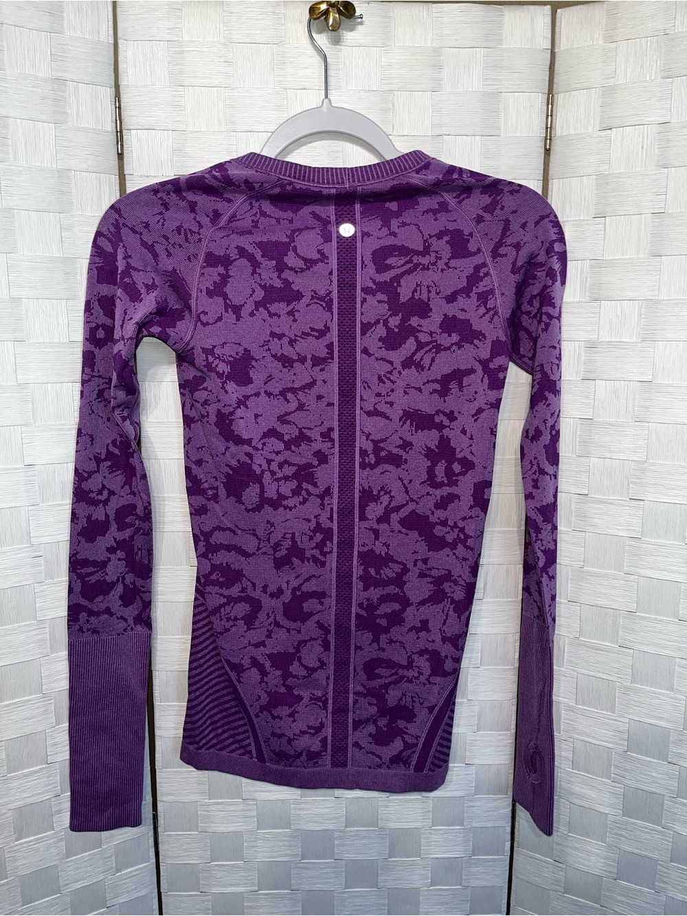 Lululemon Tender Violet Swiftly Tech Long Sleeve Shirt Crew Purple Camo Size 4 - Picture 6 of 7